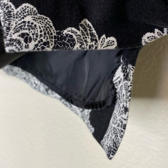 H&M black and white skirt size 4 - Picture 4 of 5